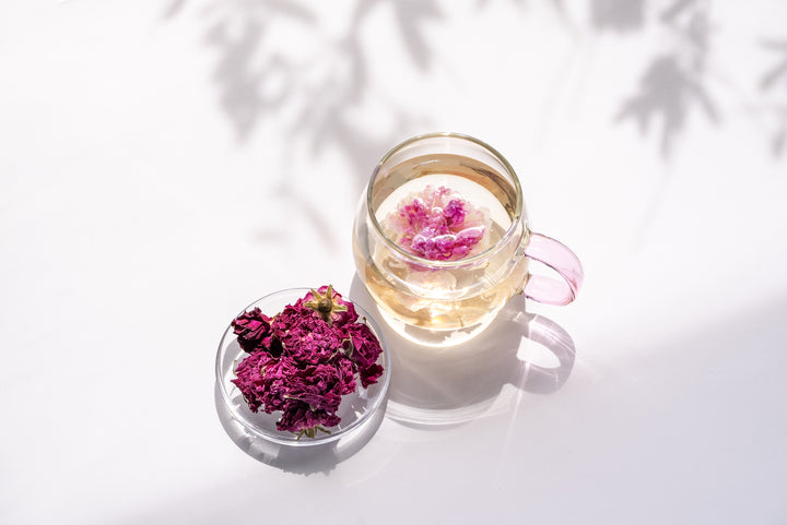 そのまま飲んでも、アレンジしても美味しい、ばら花冠茶のいただき方を紹介!〜新茶の予約は5月31日まで!〜