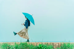 梅雨時期に気をつけたい体調不良。立ちくらみ・めまいが雨の日に増えやすい理由