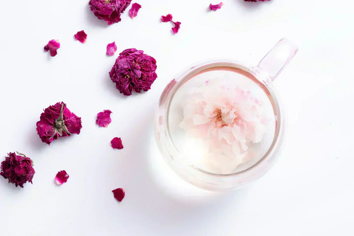 冷え・くすみ・ホルモンバランスの乱れに。大人女性の冬を整える「ばら花冠茶」と温活習慣